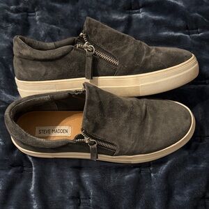 Steve Madden Women’s Gray Suede Sneakers with Zipper